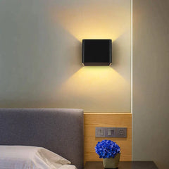 Supreme SmartCubeâ„?The luxurious, modern and smart wireless wall light!