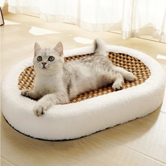 Cat Scratch Loungeâ„?| Plush cat bed with scratchable surface