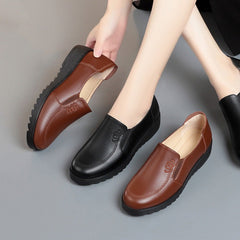 Women Soft Embroidered Leather Flat Shoes