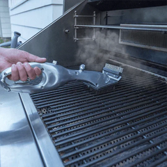 GrillCleanerâ„?- BBQ Grill Brush Scraper Cleaner - 1+1 FREE