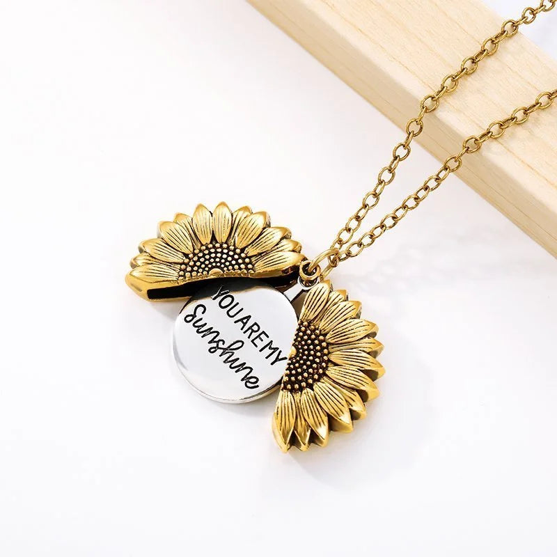 Amara - Sunflower Necklace🌻