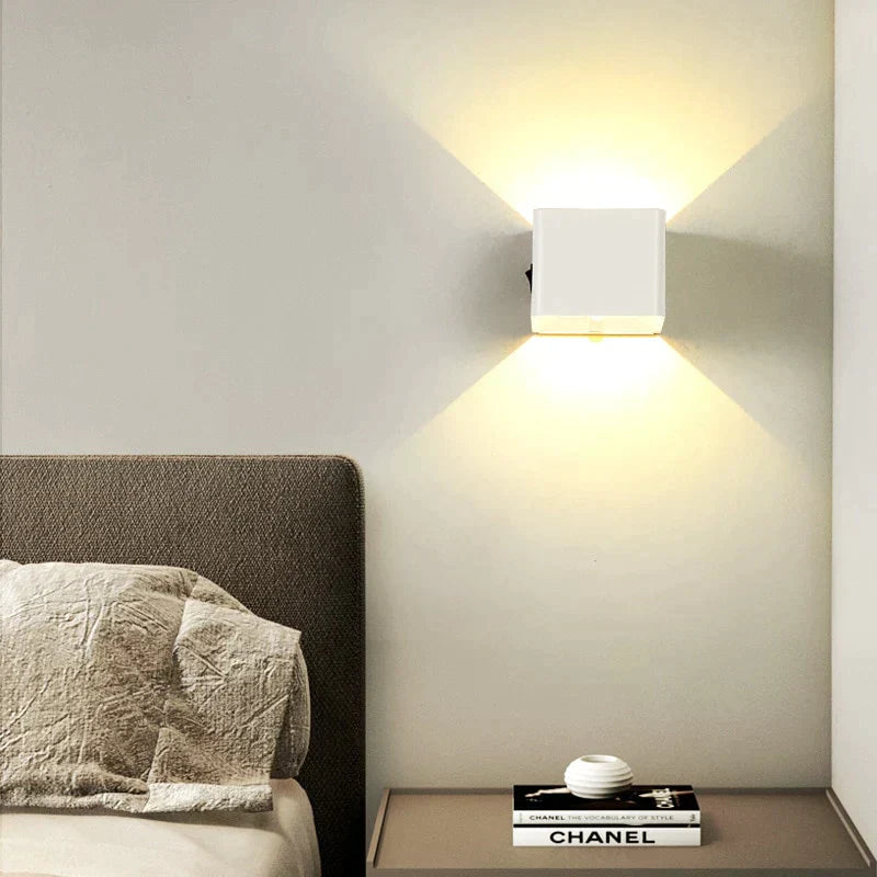 Supreme SmartCubeâ„?The luxurious, modern and smart wireless wall light!