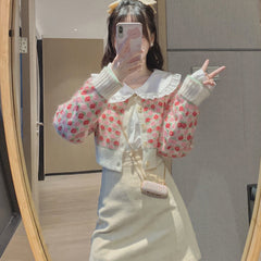 Chic Spring Sweater: Women's Slender Knit Floral Crop Top