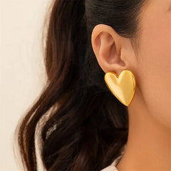 Heart Eyes Only Studded Earrings