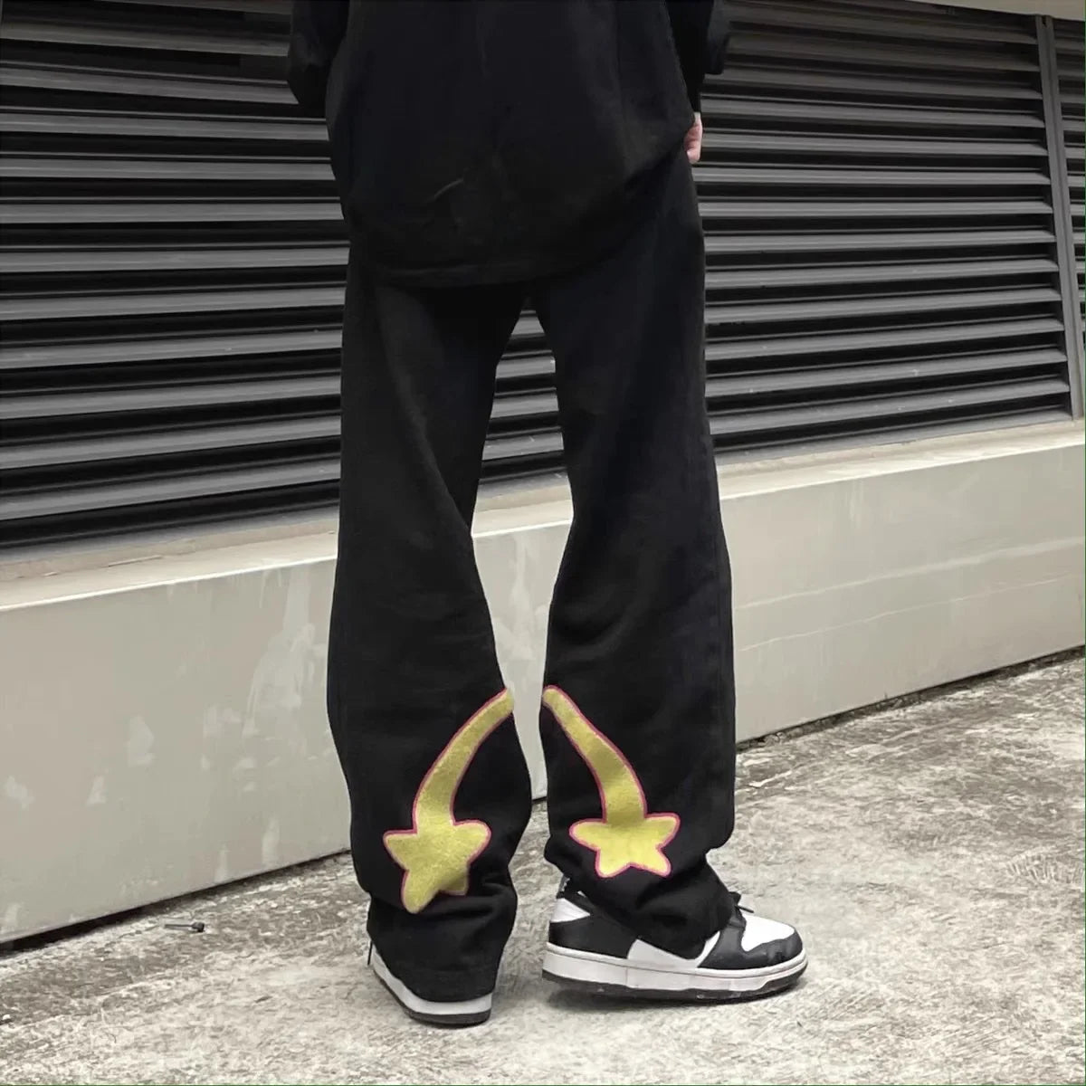 Y2K Vibes: Distressed New Jeans for Retro Streetwear