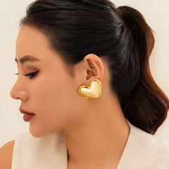 Heart Eyes Only Studded Earrings