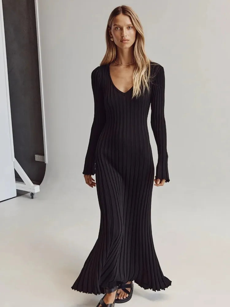 Chic Knit Elegance: Solid Ribbed Midi Dress for Women