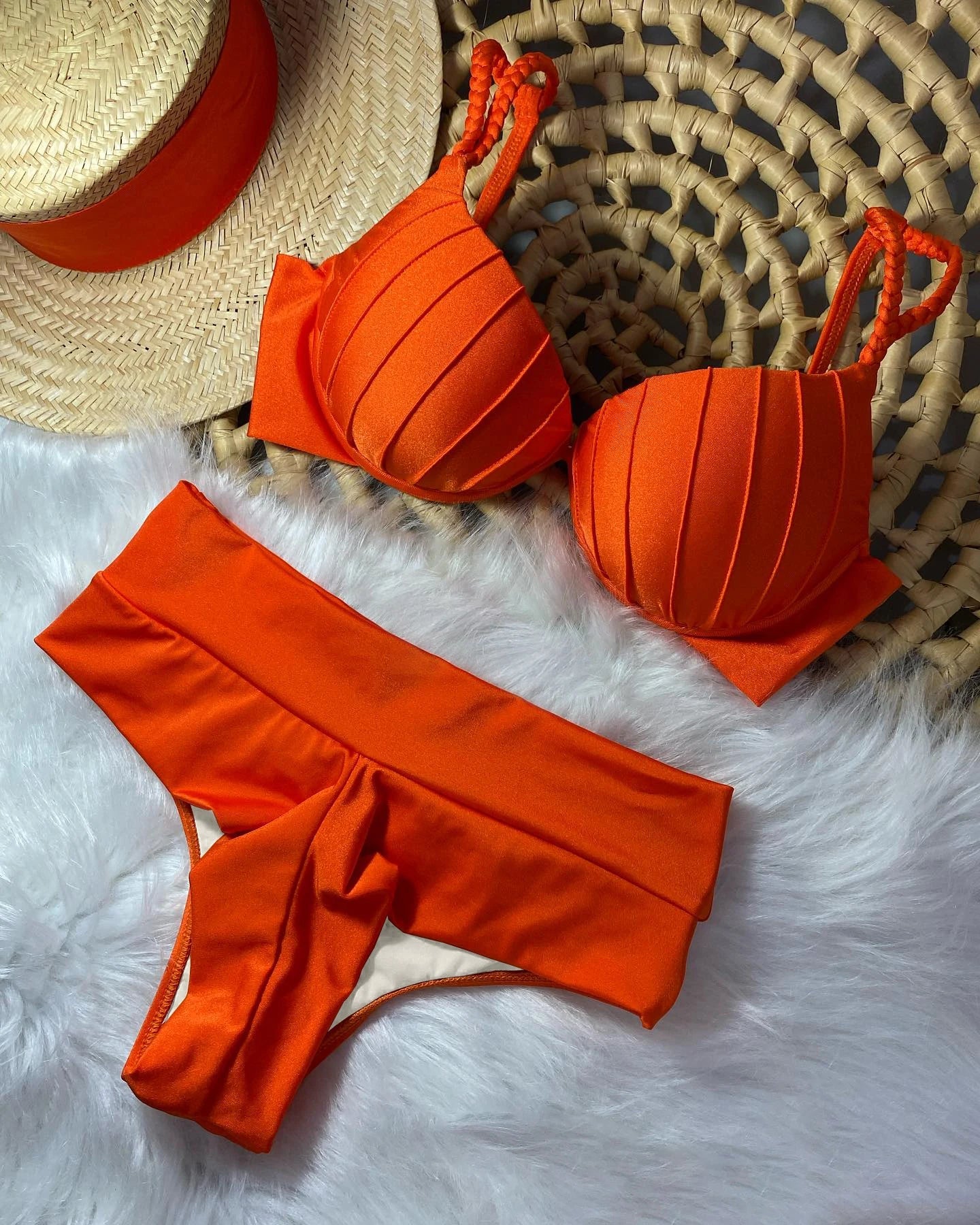 Summer 2024 Bikini: Solid Color Style for the Beach