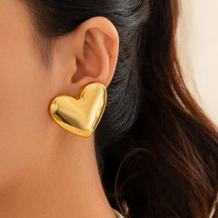 Heart Eyes Only Studded Earrings