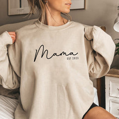 Chic Personalized Mama Sweatshirt Stylish Comfort for Mother's Day and New Moms