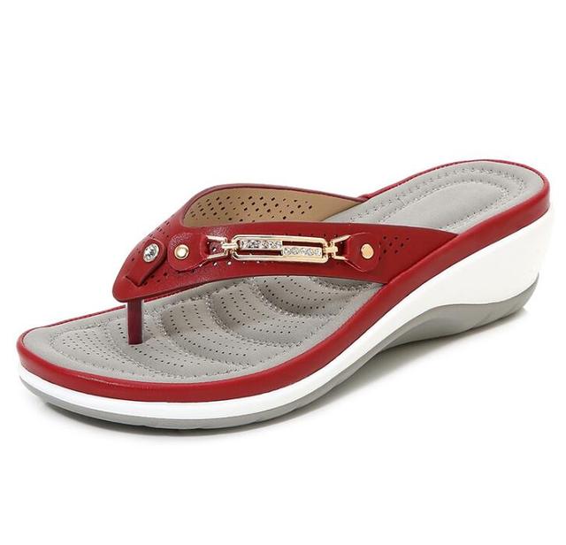 Celeneâ„?orthopaedic sandals