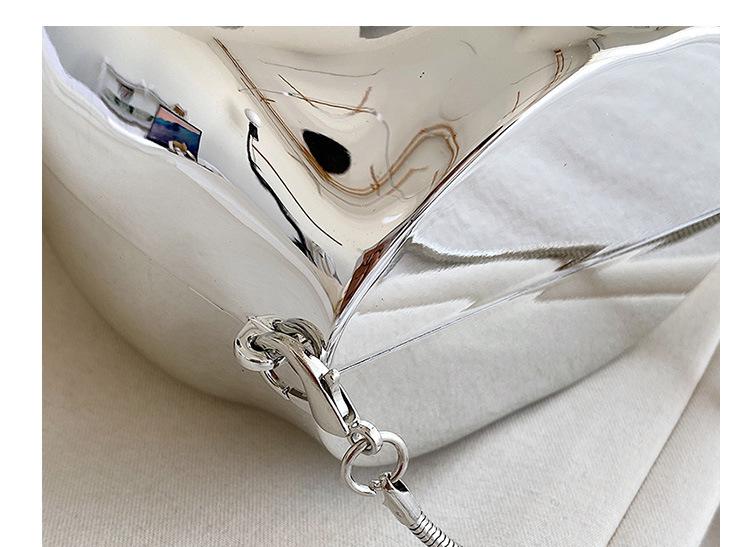 Well-Shaped Shoulder Bag