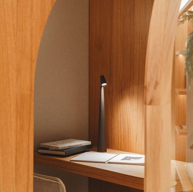 Lumus I Portable Table Lamp