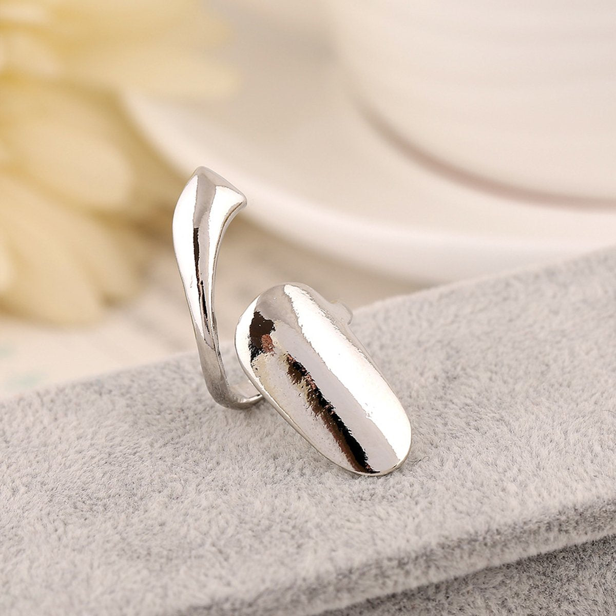 Popular Metal Texture Fashionable Smooth Fingernail Ring