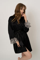 Yalina Robe